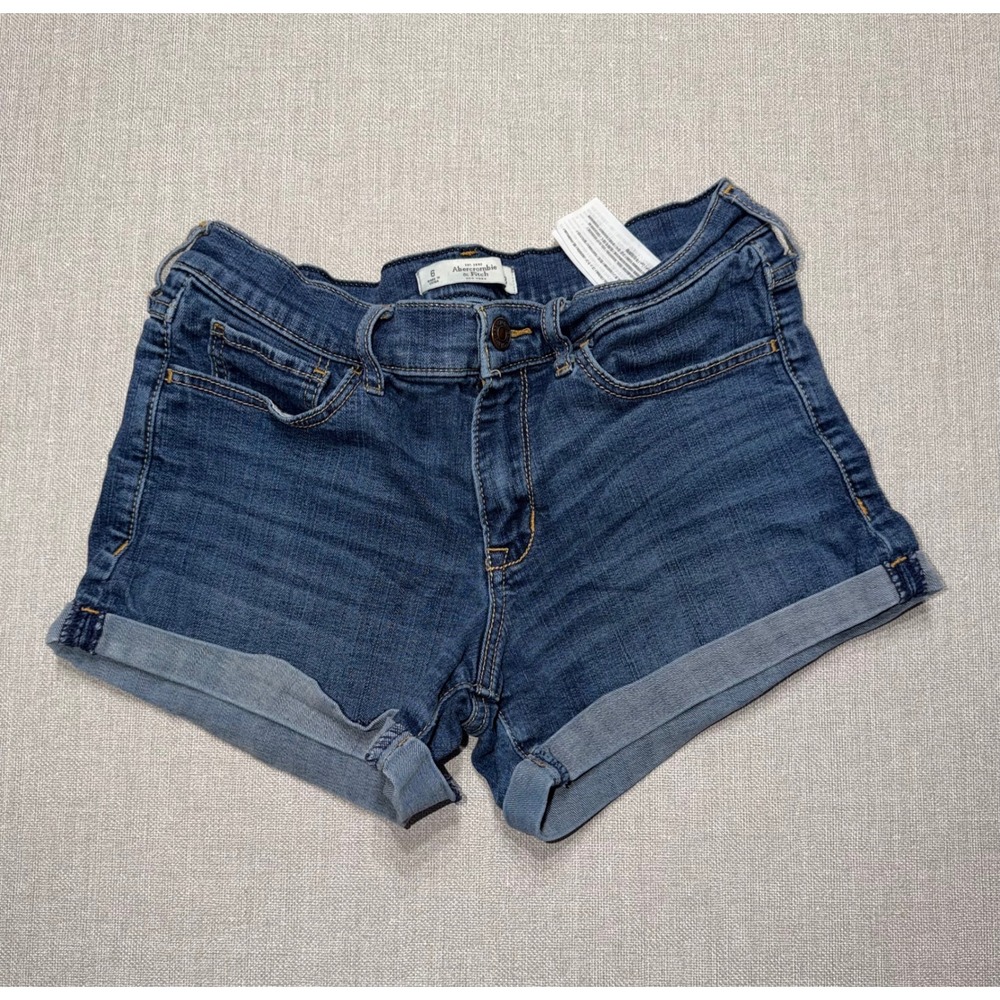 Abercrombie & Fitch Womens Medium Wash Low Rise Cuffed Denim Shorts Size 6 28
